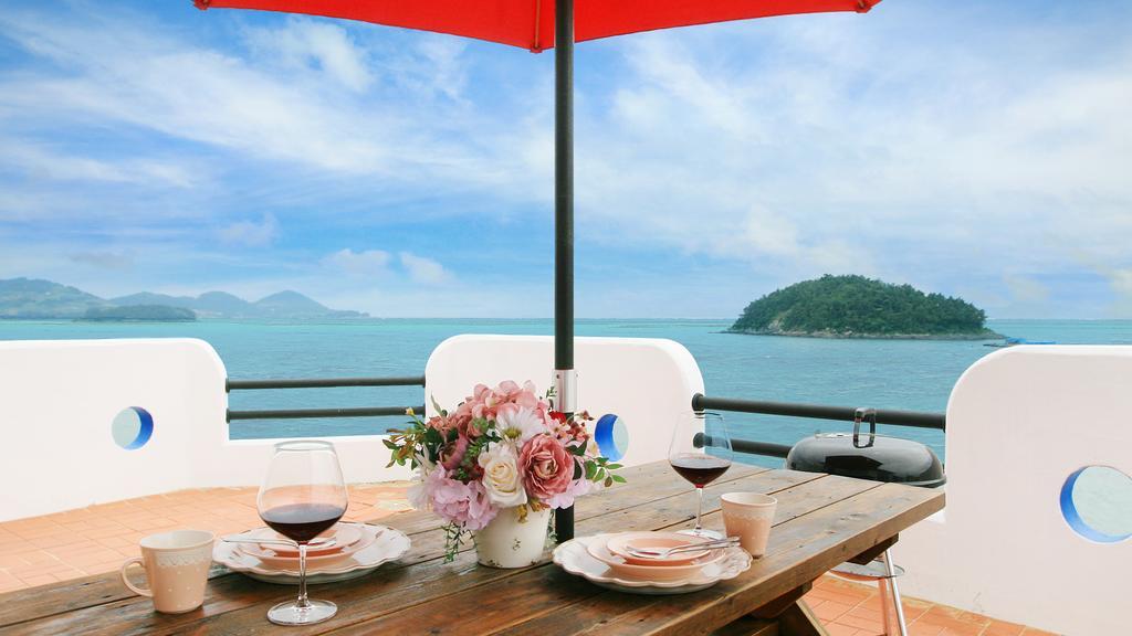 Blue&White Pension Namhae Extérieur photo