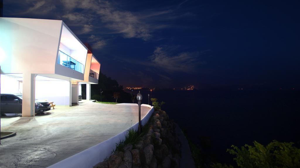 Blue&White Pension Namhae Extérieur photo